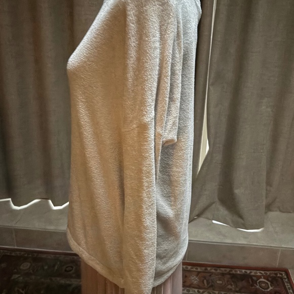 Barefoot Dreams Cozychic FOG Top (tie waist)-NWT - Picture 3 of 5